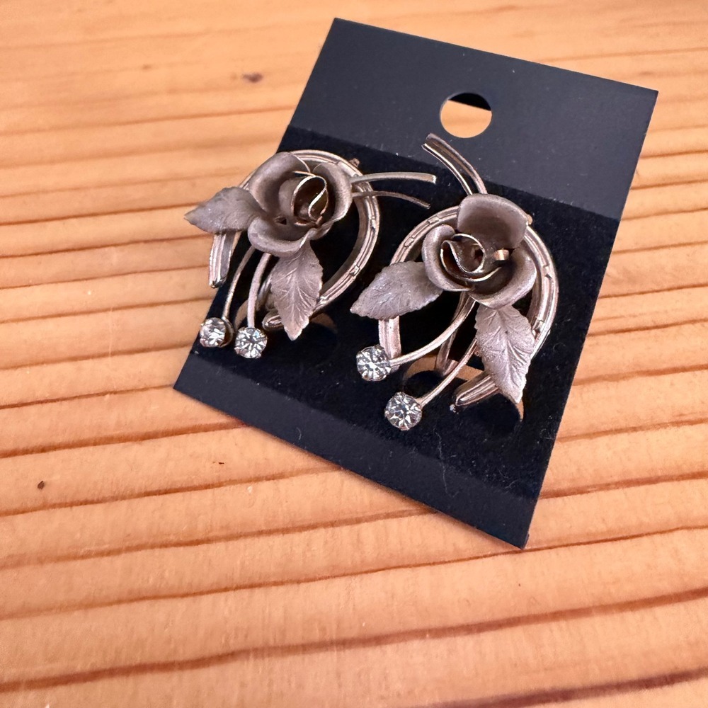 Vtg Rose Horseshoe Screw Back Earrings, Brass Tone Rhinestone MCM Victorian